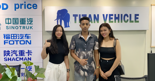 Les clients de Madagascar sont venus à notre bureau de Guangzhou pour commander 3 portes-char de 80 tonnes