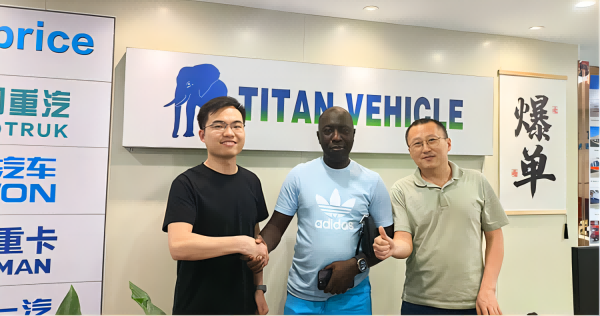 Un client sénégalais s'est rendu spécialement à Guangzhou pour négocier l'achat de 10 citernes de carburant avec nous 
