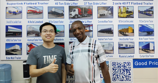 Un client djiboutien est venu à Guangzhou pour négocier l'achat de 5 citernes à ciment