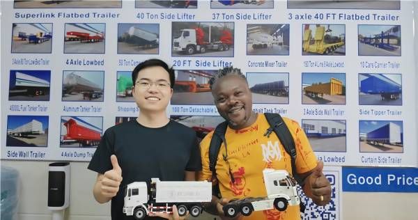 Un client de Côte d'Ivoire a commandé 5 camions-bennes HOWO