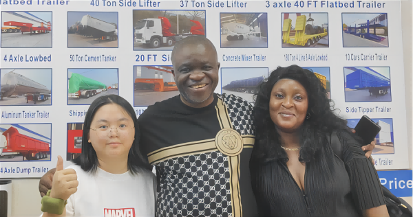 Les clients togolais sont venus commander 5 camions bennes HOWO