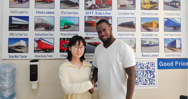 Un client béninois est venu nous voir à Guangzhou pour commander 6 plateaux