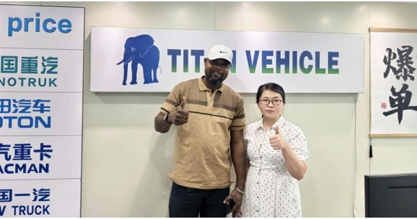 Un Client Malien a Rendu Visite à Titan pour Acheter une Semi-Remorque Benne à 4 Essieux