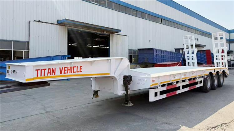 Camion Porte Char de 80 Tonnes &agrave; Vendre en Congo