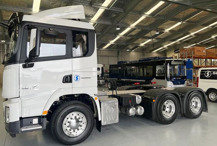x3000 tractor truck