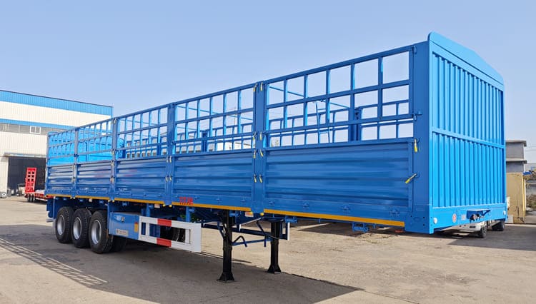 Camion-remorque à clôture à 3 essieux à vendre au Gabon