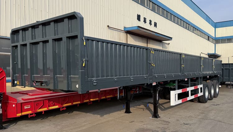 Semi-remorque cargo à ridelles rabattables à vendre au Sénégal