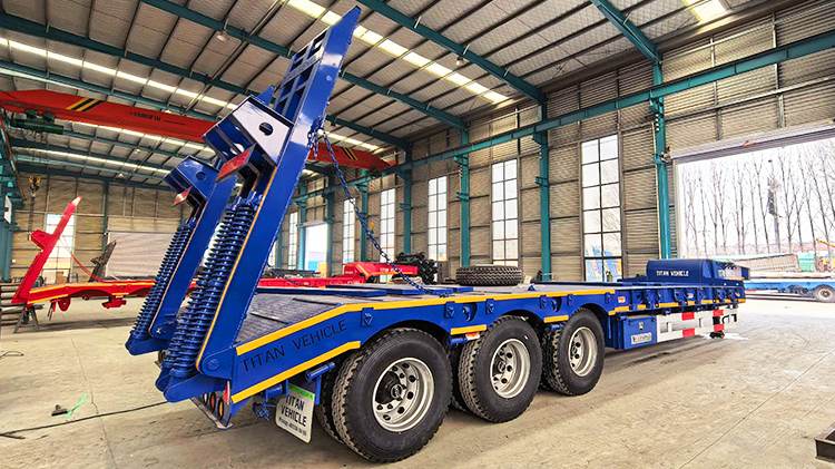 Camion porte char 3 essieux à Vendre au Koweït