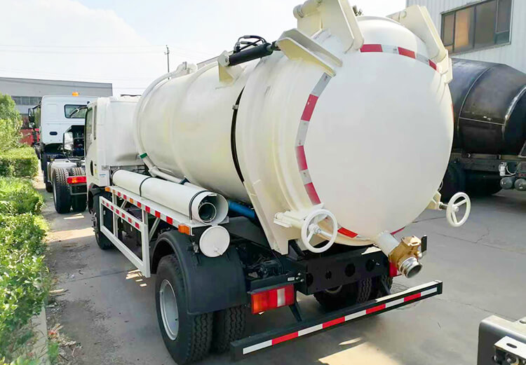 Prix Camion Aspirateur Neuf Howo de 10 cbm à Vendre au Congo
