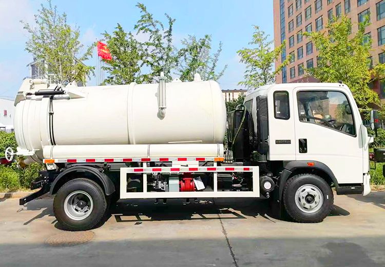 Prix Camion Aspirateur Neuf Howo de 10 cbm à Vendre au Congo