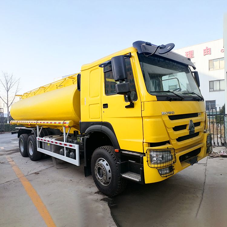 camion-citerne de carburant howo