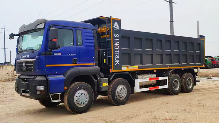 Camion Sinotruk Howo Benne 8x4 12 Roues Prix en Matadi Congo