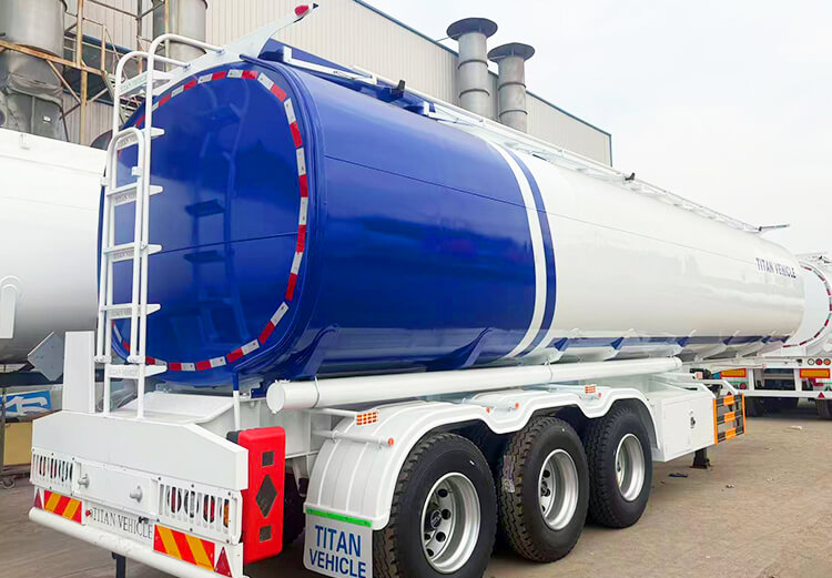 Citerne &agrave; Carburant 3 Essieux Neuf &agrave; Vendre au Cameroun